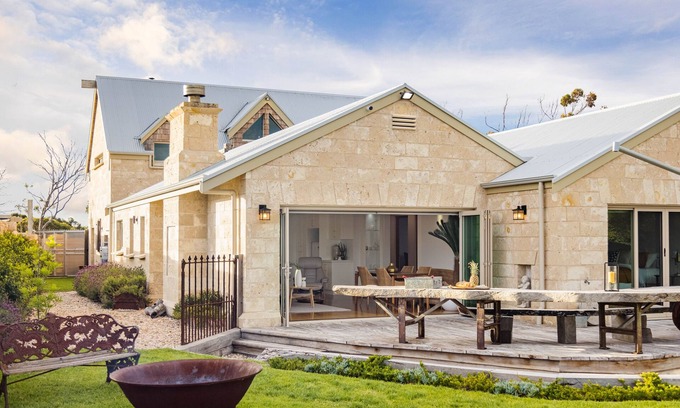 Tulka House | Luxurious Homestead Retreat in Tulka