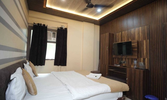 Varanasi Apartment | Luxurious hotel or apartment in Varanasi city nNear ghat Central Varanasi kashi