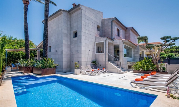 es Bacares Ski Chalet | Luxurious house close to the sea Barcares nou in Alcudia
