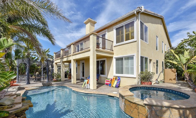 Ocean View Hills House | Luxurious house with private hot tub & pool - short drive to beach