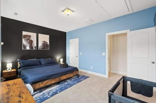 Charlotte House | Luxurious King 3BR Townhouse in Uptown Charlotte!