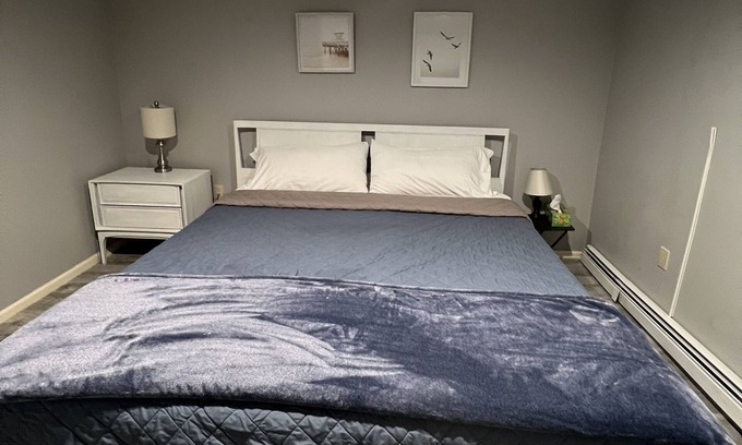 Rocky Point Apartment | Luxurious King bed Suited on the Gold Coast