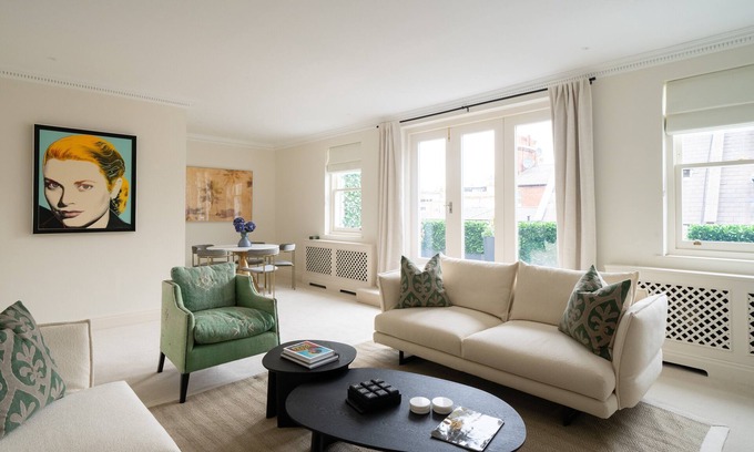 Dudden Hill Apartment | LUXURIOUS KNIGHTSBRIDGE SINGLE FLOOR PENTHOUSE + 4 BEDROOMS + LARGE ROOF PATIO