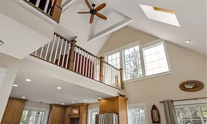 East Wakefield House | Luxurious Lakefront Home on the sparkling Balch Lake with spectacular waterviews