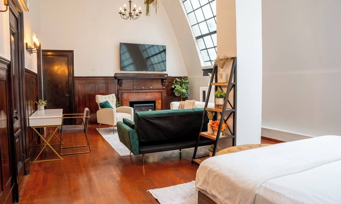 Central New York City Apartment | Luxurious Loft Suite at Mansfield, Central NYC Location near Top Attraction