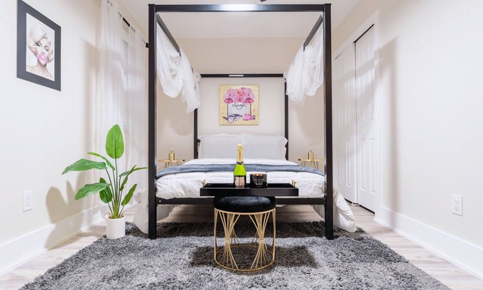 Orange House | Luxurious Master BR suite w/Hot tub, Pool table ,Parking & perfect for long stay