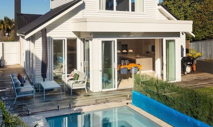 Auckland House | Luxurious Meadowbank home