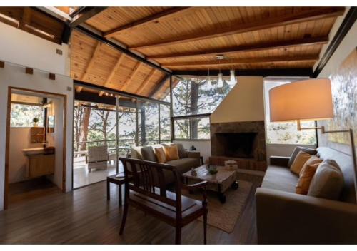 Otumba Apartment | Luxurious & Modern Cabin in the Woods with Jacuzzi - Valle 1