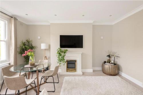 Westbourne Apartment | Luxurious modern flat in charming Little Venice