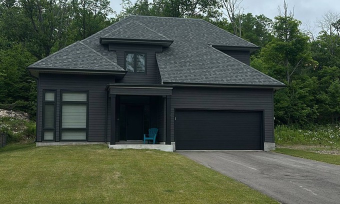 Gravenhurst House | Luxurious Muskoka Home | Serene Spacious Comfort