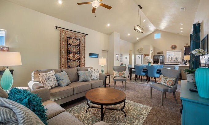 Santa Fe House | Luxurious Open Concept Home with Fabulous Backyard Entertainment Area