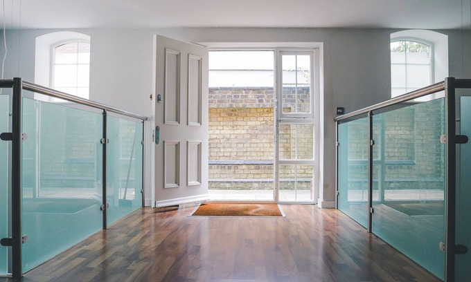 North Woolwich Apartment | Luxurious penthouse studio in London