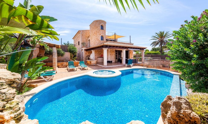Cala Santany Villa | Luxurious property near the beach – Villa Del Salto Uceda