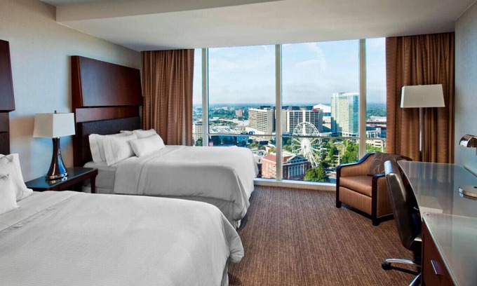 Peachtree Center House | Luxurious Queen Room for a Group Staycation Gym
