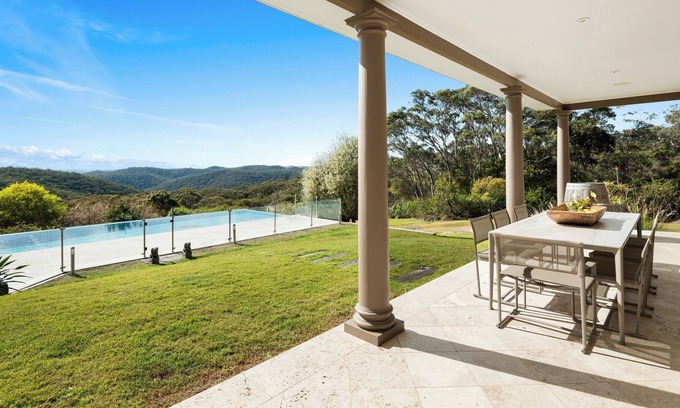 Terrey Hills House | Luxurious Resort Style Escape plus pool and tennis court