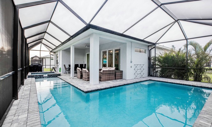 Long Meadow House | Luxurious Retreat 4BR/3.5 BA Heated pool/spa