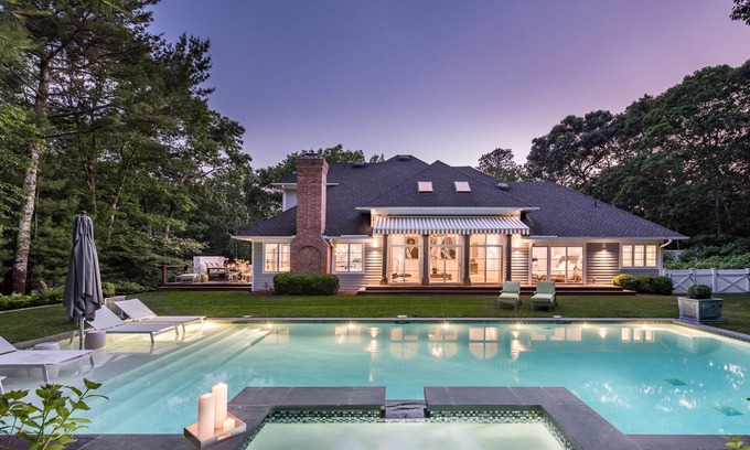 Northwest Harbor Villa | Luxurious Retreat in the heart of the Hamptons