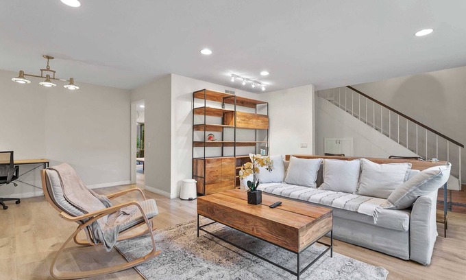 La Mirada House | Luxurious Sanctuary on Santa Gertrudes Ave #41808