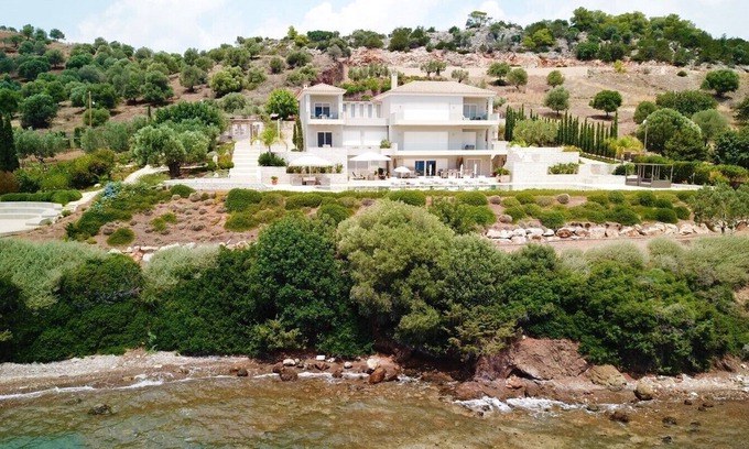Ermionida Villa | Luxurious Seafront Villa Michael