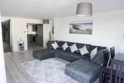 Groomsport Apartment | LUXURIOUS SEASIDE APARTMENT