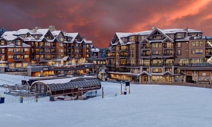Peak 8 Cabin | Luxurious Ski-in Ski-Out Resort! Amazing Amenties! Free shuttle to Breckinridge!