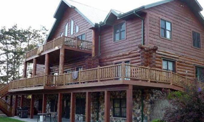 Adams Cabin | Luxurious & Spacious! A Great Place For Family, Friends, Reunions & Corporate!