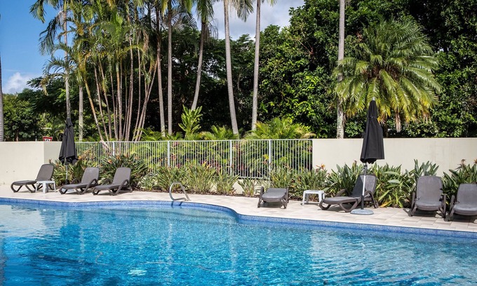 Mount Coolum House | Luxurious & Spacious Mt Coolum Lakeside Home