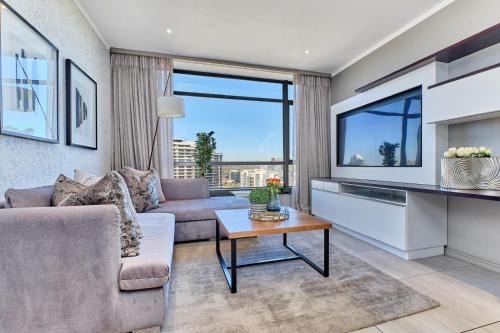 Greater Johannesburg Metropolitan Area Apartment | Luxurious Sunset Condo, Masingita Towers Hotel