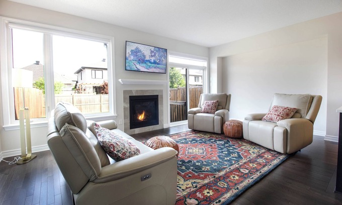 Ottawa Division House | Luxurious Tastefully Furnished 3 Bedroom Home in Ottawa