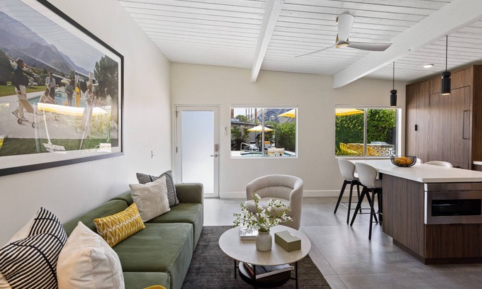 Historic Tennis Club Condo | Luxurious Tennis Club Bungalow 4 with Mountain Views and Walks to Downtown Palm Springs!