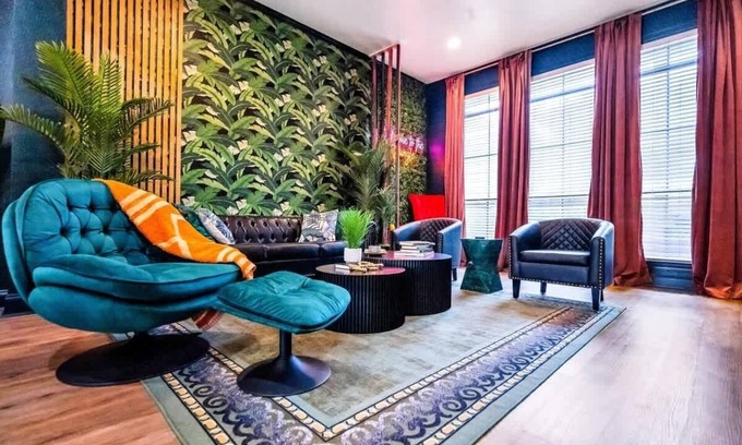 South Baton Rouge House | Luxurious Townhome Near LSU | Modern & Chic Stay