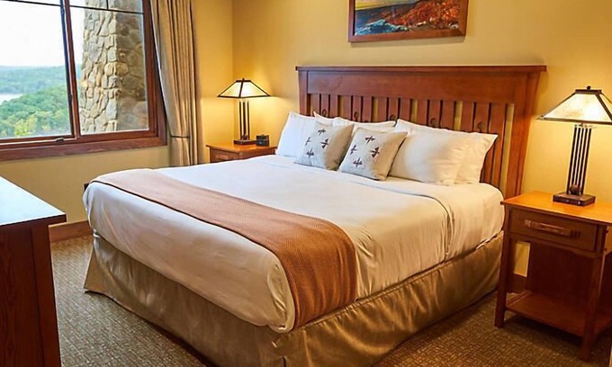 Ridgedale Resort | Luxurious units at The Cliffs at Long Creek!