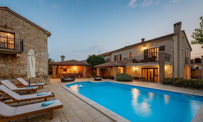 Radetici Villa | Luxurious villa in Istria with pool for 12 persons, pets welcome