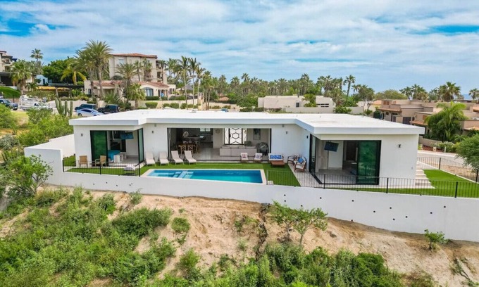 Cabo Bello Villa | Luxurious Villa Spacious & Private heated Pool Steps from Beach