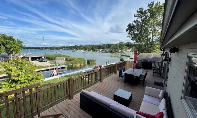 Angola House | Luxurious Waterfront Family Retreat on Crooked Lake, Angola, IN.