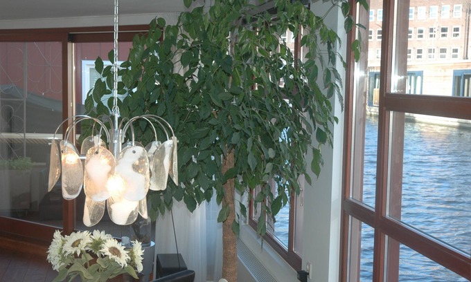 Overtoomse Sluis Boat Rental | Luxurous Houseboat-Great Location