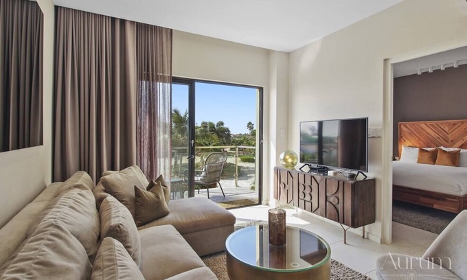 Gold Coast Condo | Luxury 1 bdrm boutique Condo in Gold Coast -Malmok