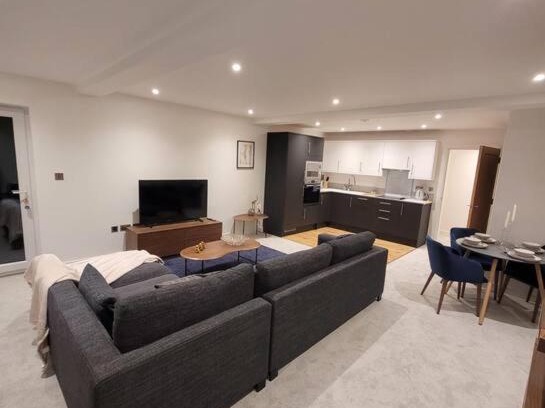Wainscot House | Luxury 1 Bed Apartment In The Heart Of Rochester