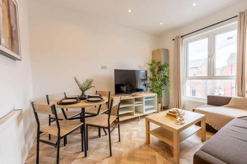 Manchester Apartment | Luxury 1-bed Near MCR Hospital & City Centre