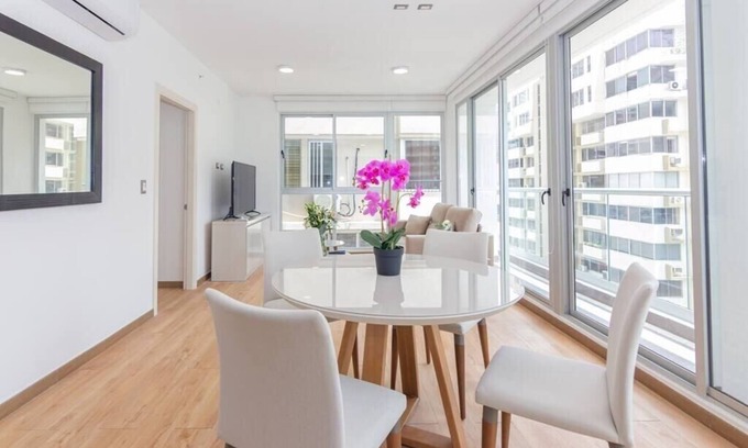 Marbella Condo | Luxury 1 bedroom apt free parking and balcony