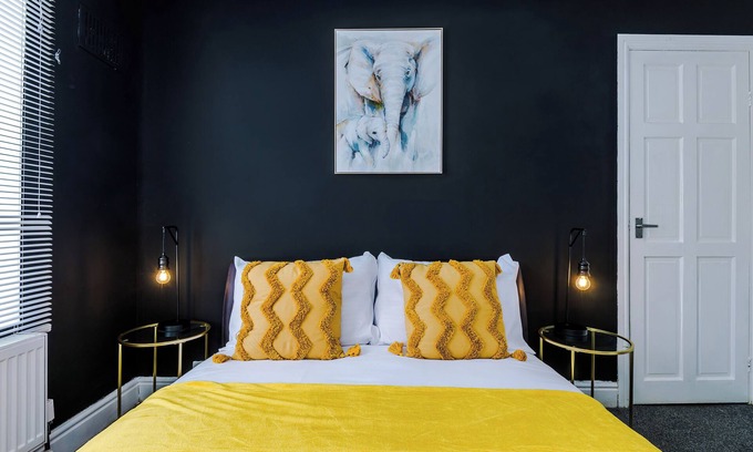 Ogden House | Luxury 1-Bedroom house, Free parking, Sleeps 4