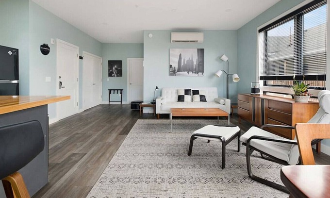 Knightville Apartment | Luxury 1 Bedroom Suite w Parking