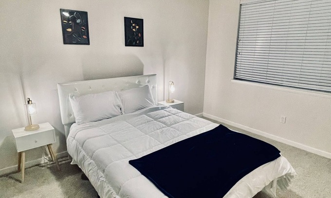 Downtown Baltimore Apartment | Luxury 1 BR 1 BA w/Pool, Gym & Parking