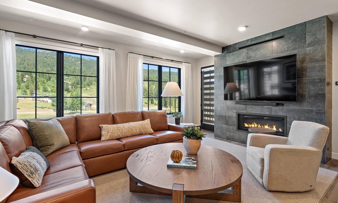 Tamarack Resort Condo | Luxury 1 BR Condo in the Village with Slopeviews