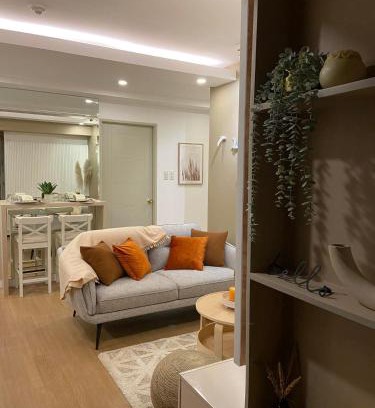 Paranaque Apartment | Luxury 1 BR Suite Near NAIA