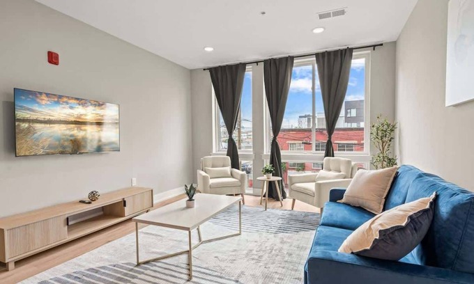 Northern Liberties Apartment | Luxury 1BD | 3 Beds | Northern Liberties