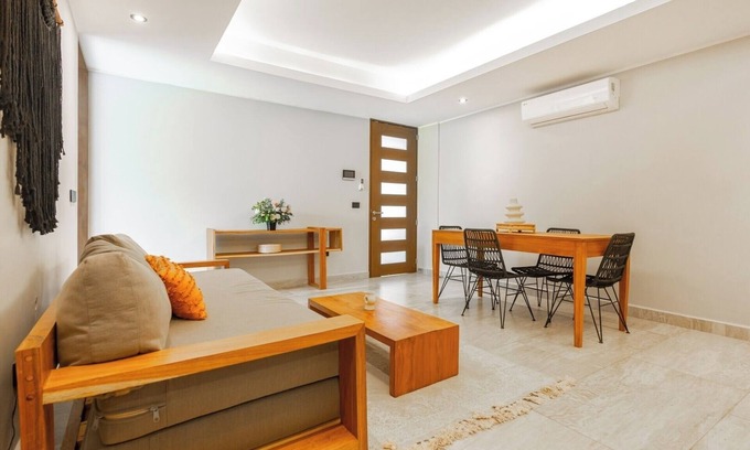 Tohoku Apartment | Luxury 1BD Condo 3 blk from 5th Ave W/PoolandParking