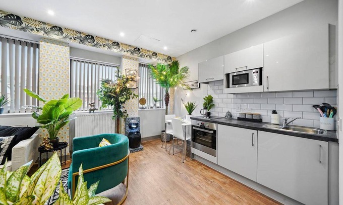 Maidstone Apartment | Luxury 1bed Studio Apt-city Centre-wifi-parking