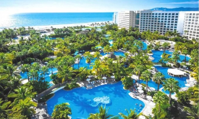 Las Jarretaderas Resort | Luxury 1BR at 5⭐ Resort w/Jacuzzi, Pools, Spa, Golf, Kids Club & Beach Access