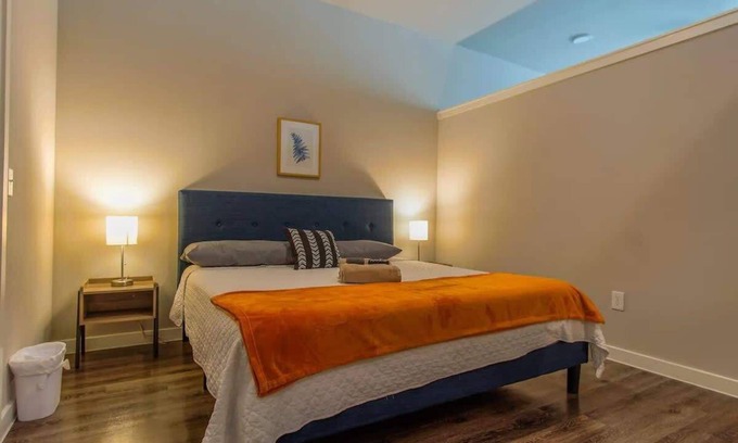 Allen Apartment | Luxury 1BR King Suite Pool + Gym + Parking - B